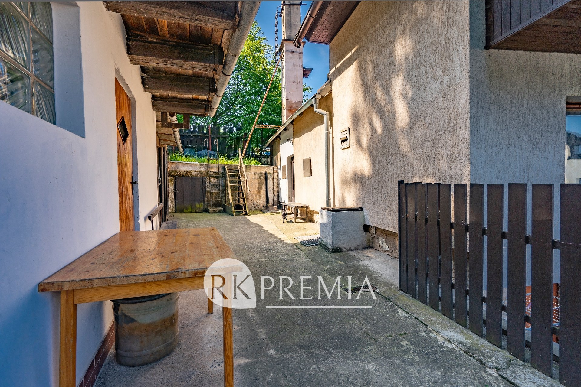 7_foto_RD Hostovice_Pod svahem
