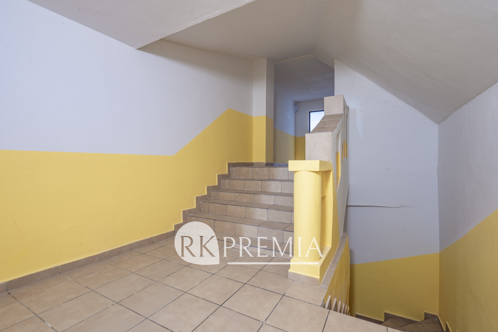 nabizi-prodej-cinzovni-dum-vaclavske-namesti-78-13-trmice-dsc6449-5a5dbf