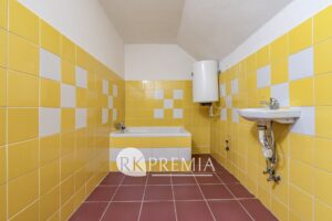 nabizi-prodej-cinzovni-dum-vaclavske-namesti-78-13-trmice-dsc6467-400d9a