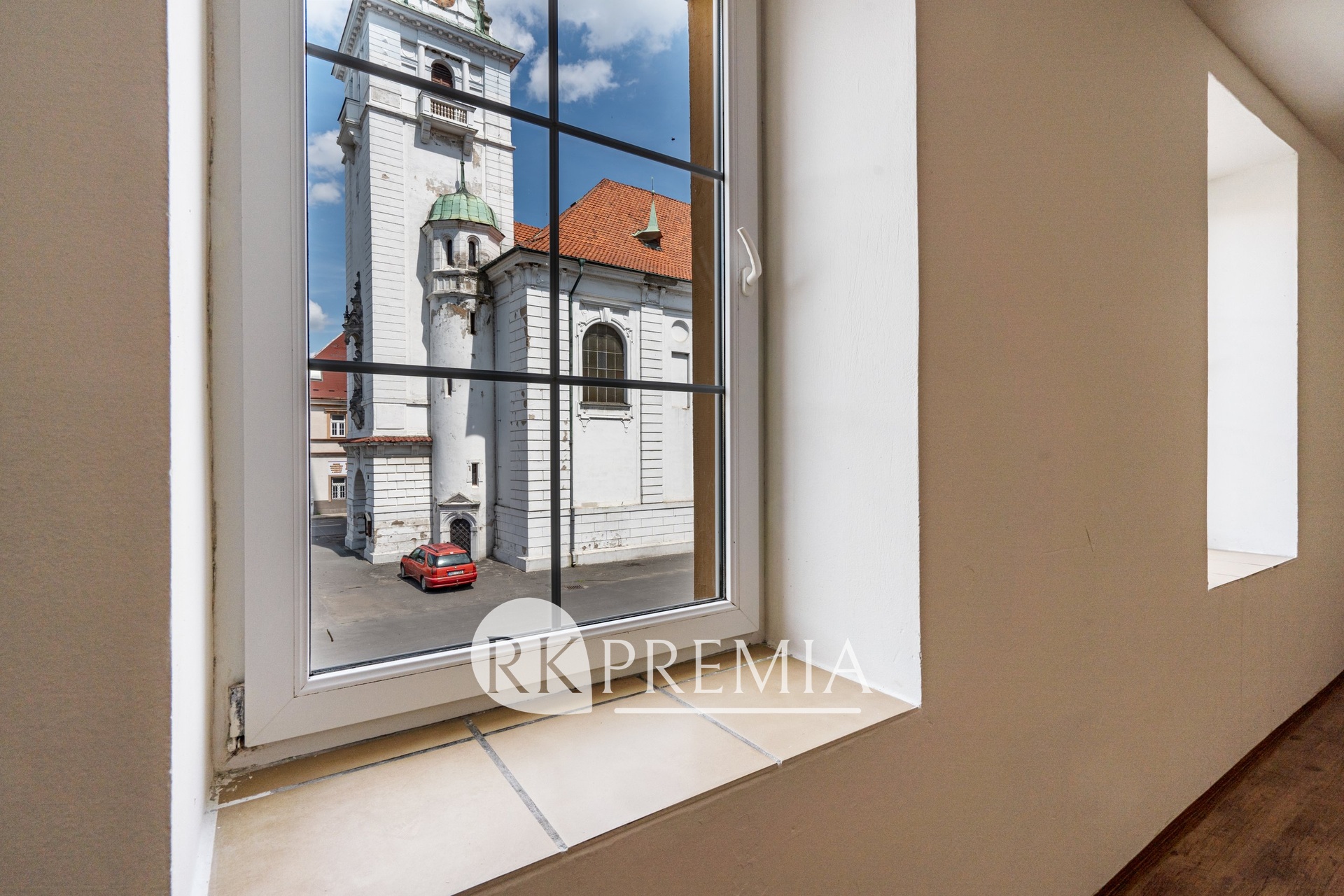nabizi-prodej-cinzovni-dum-vaclavske-namesti-78-13-trmice-dsc6487-88c568