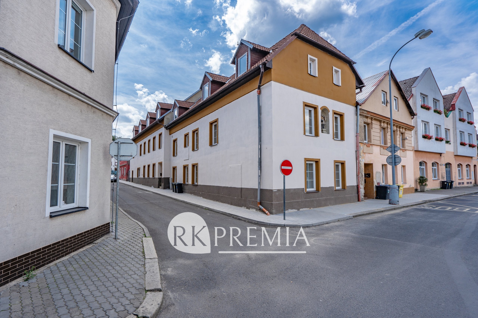 nabizi-prodej-cinzovni-dum-vaclavske-namesti-78-13-trmice-dsc6512-4de0dc