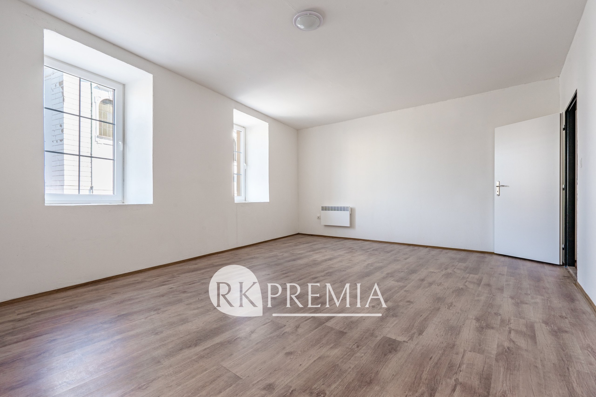 nabizi-prodej-cinzovni-dum-vaclavske-namesti-78-13-trmice-dsc6645-8b711a