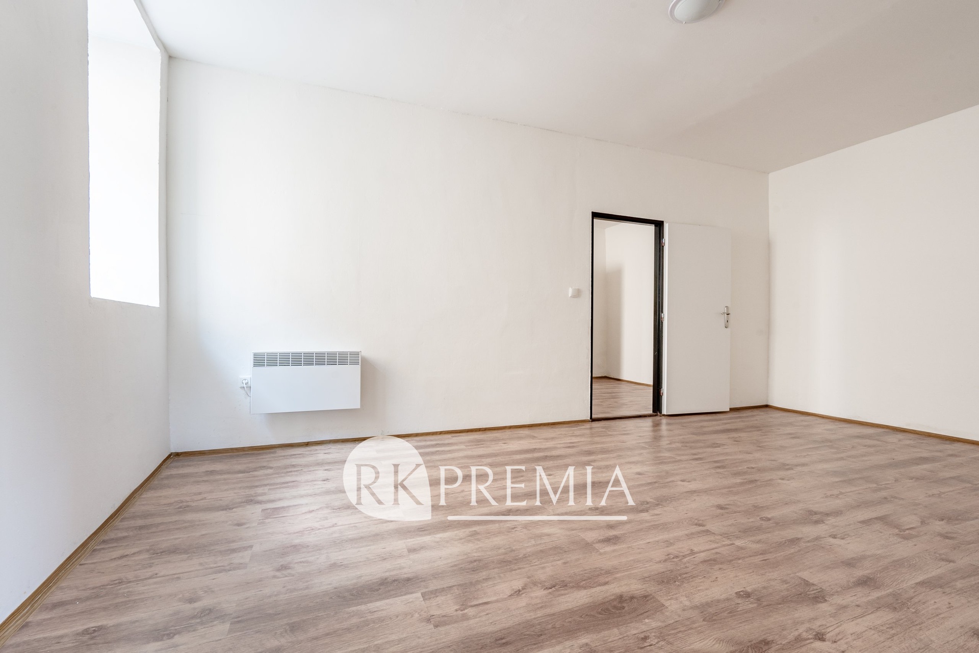 nabizi-prodej-cinzovni-dum-vaclavske-namesti-78-13-trmice-dsc6647-001f0b