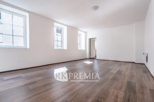 nabizi-prodej-cinzovni-dum-vaclavske-namesti-78-13-trmice-dsc6679-40f80f