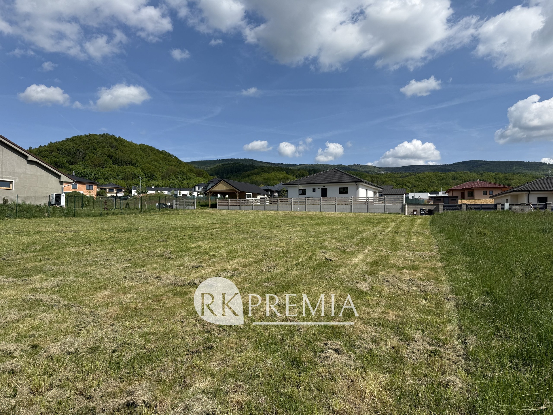 10Foto_Prodej pozemku Slunečná