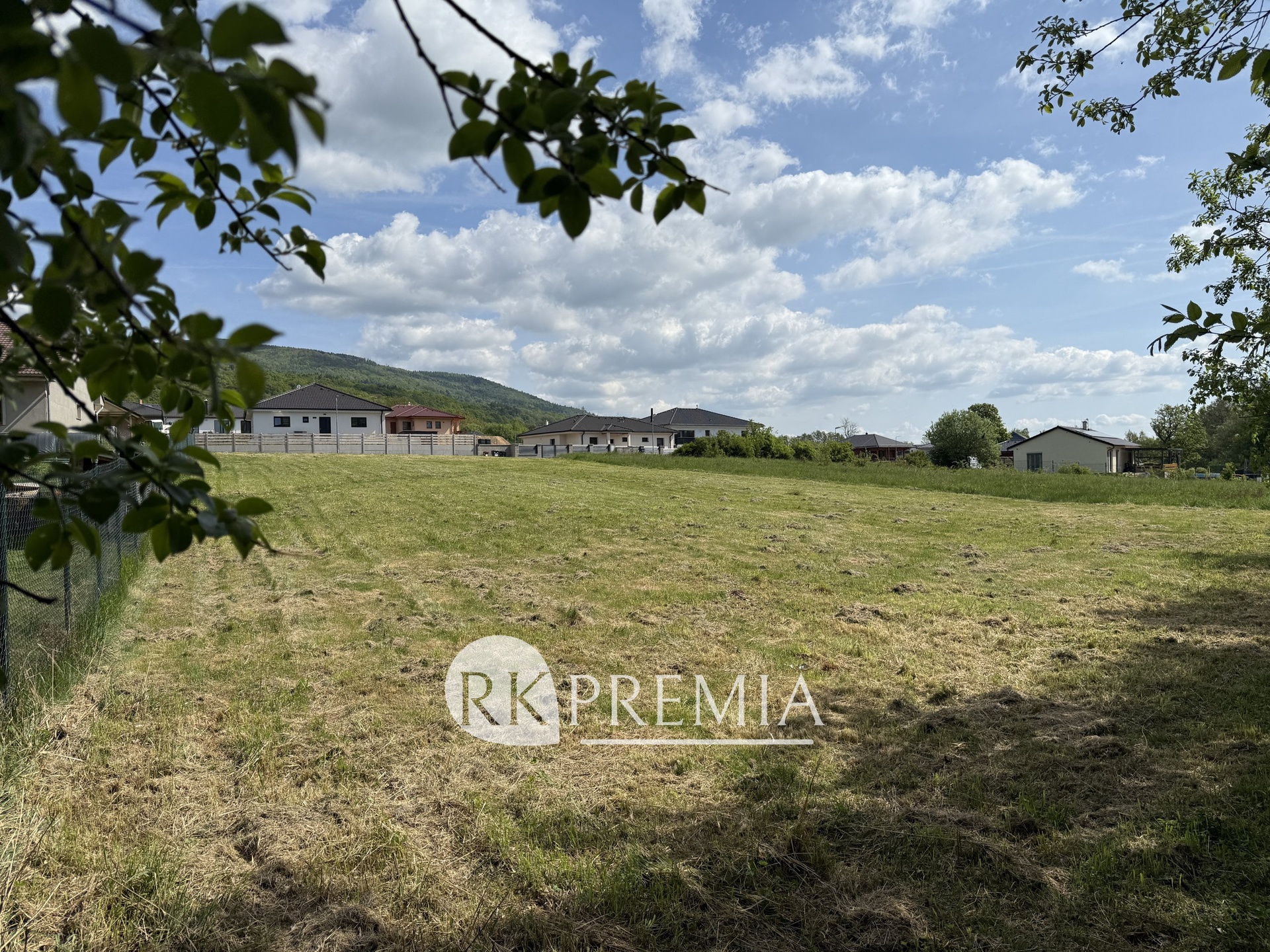 6Foto_Prodej pozemku Slunečná