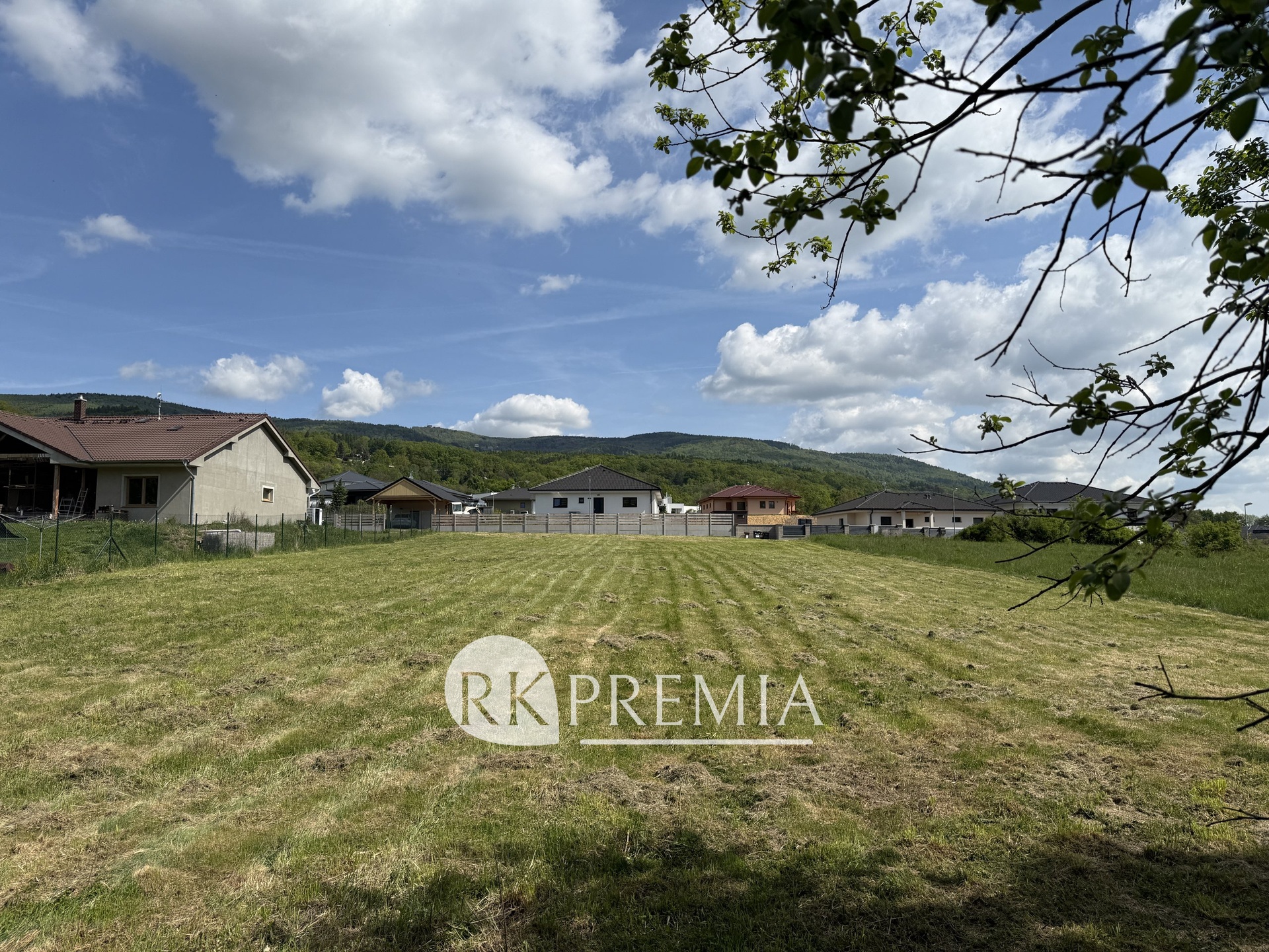 7Foto_Prodej pozemku Slunečná
