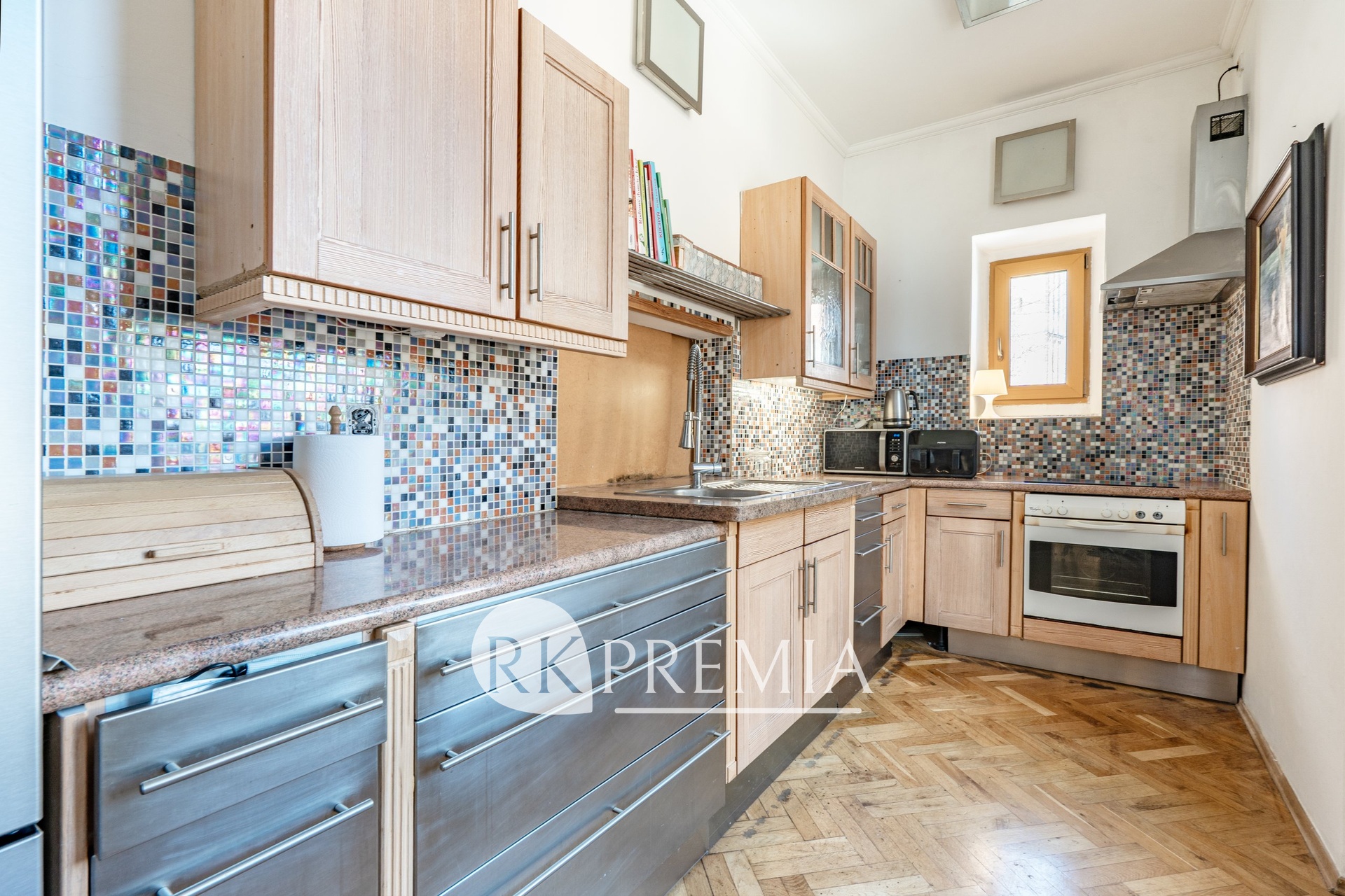 14foto_Čelakovského 3+1