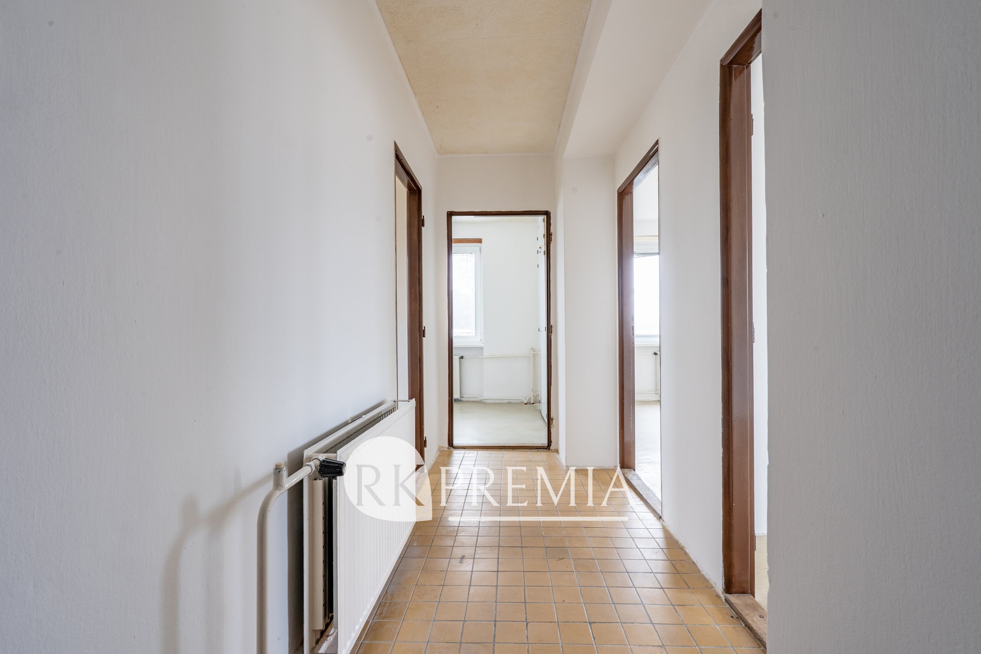 16foto_Prodej bytu 3+1, Měrunice