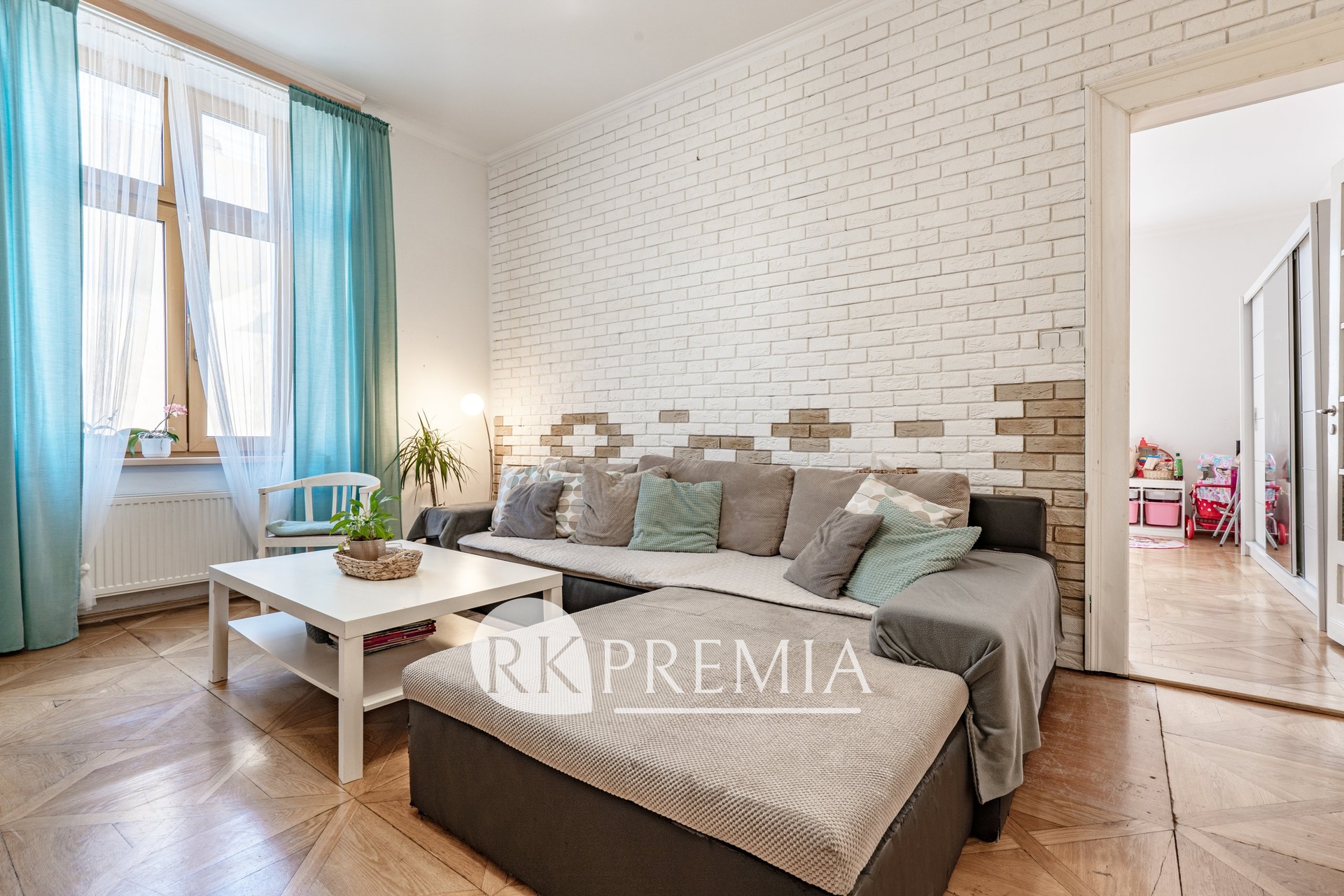 18foto_Čelakovského 3+1