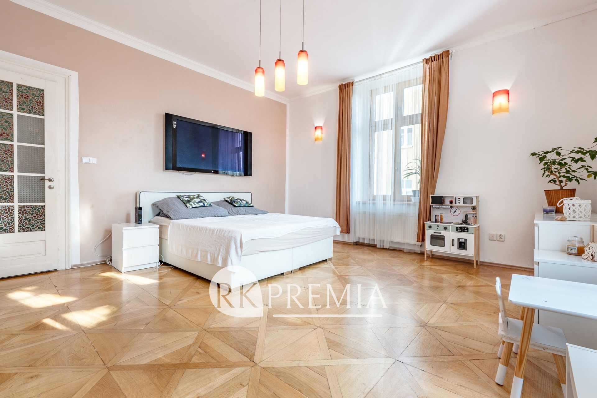 7foto_Čelakovského 3+1