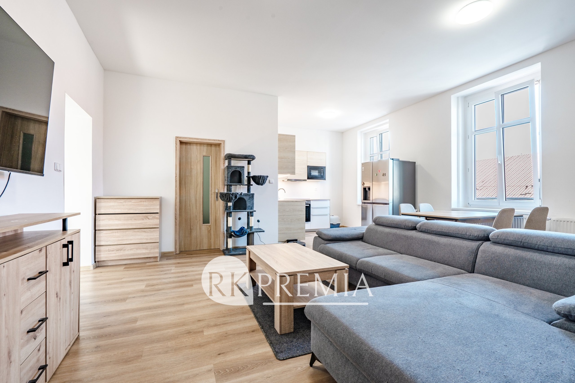 8foto_Podnájem 3kk, 28. října, TP