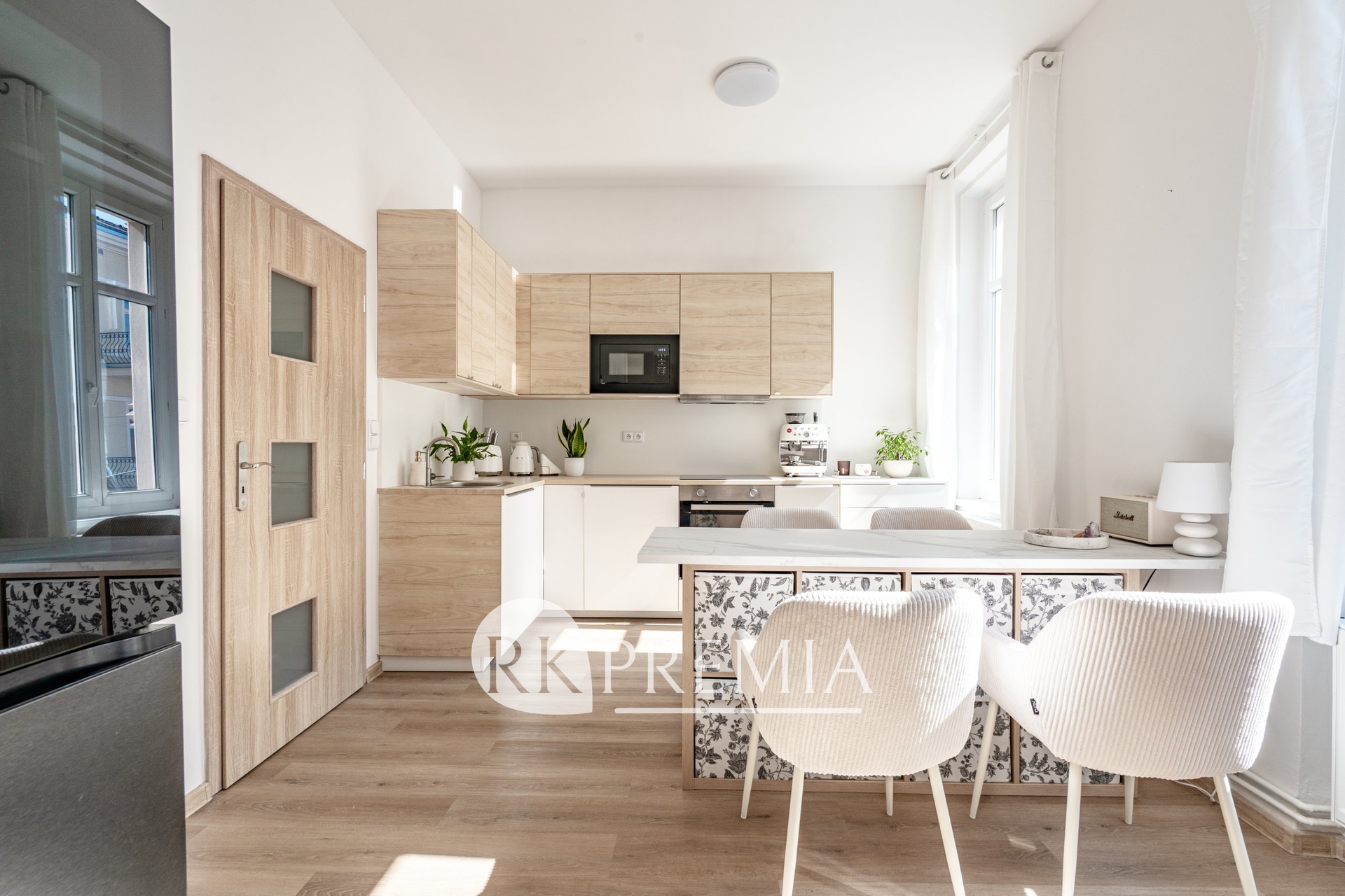 10foto_Podnájem 2+1, 28. října, TP