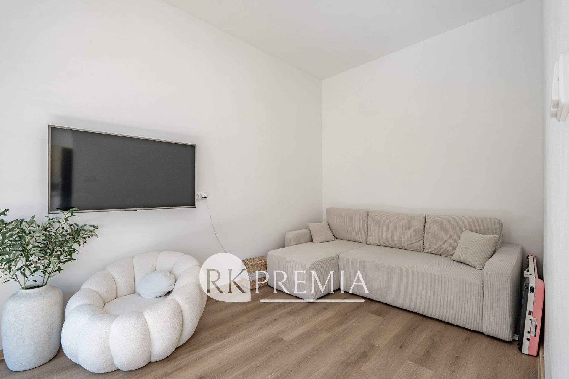 11foto_Podnájem 2+1, 28. října, TP